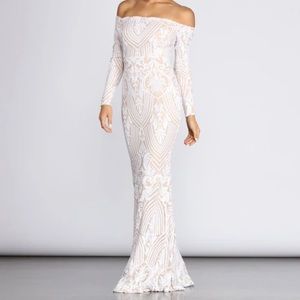 Wedding or maternity dress. Stretchy, white, nude
